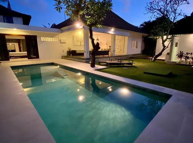 Villa Emma | Heart Of Seminyak | 350M Beach